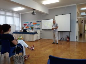 EDUKACIJA: „Primjena restriktivnih mjera i zaštita od ponižavajućeg postupanja prema korisnicima socijalnih usluga u djelatnosti socijalne skrbi“