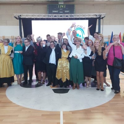 S LJUBAVLJU SMO ZAJEDNO UPLOVILI U BRAČKU LUKU