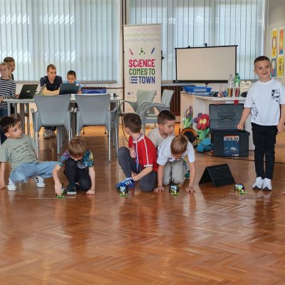 Spoj zabave i učenja: Sve prednosti robotike za razvoj djeteta