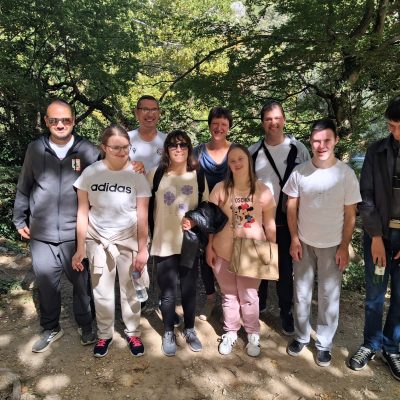 Korisnici i učenici Podružnice Sinj posjetili Makarsku i Radmanove mlinice