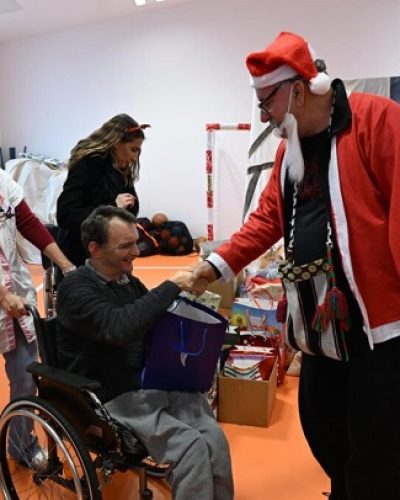 Udruga osoba s invaliditetom Sinj darivala je učenike i korisnike Podružnice Sinj povodom blagdana sv. Nikole