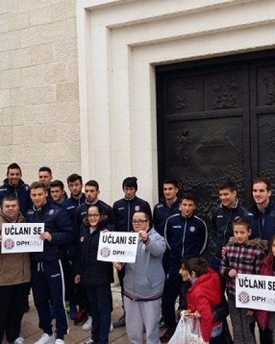 Igrači Hajduka II družili se s našim korisnicima