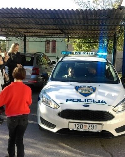 Učenici Podružnice Sinj u posjeti Policijskoj postaji Sinj